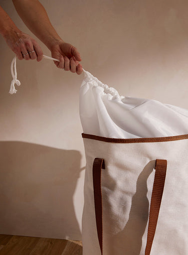 Portable laundry basket